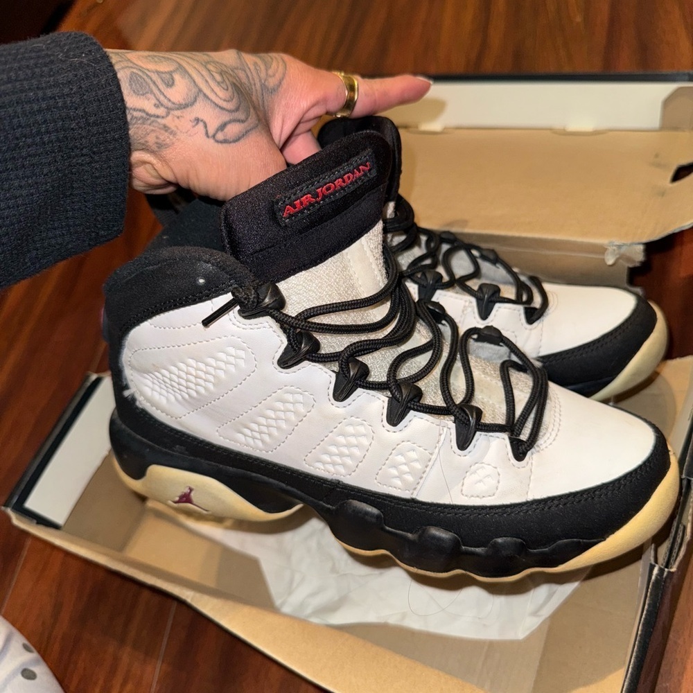 Jordan9 kids White and Black Sneakers - Picture 3 of 5